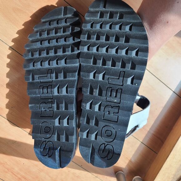 Sorel Roaming Lace Leather Sandals in Whitw & Black, sz 10 - Picture 3 of 5